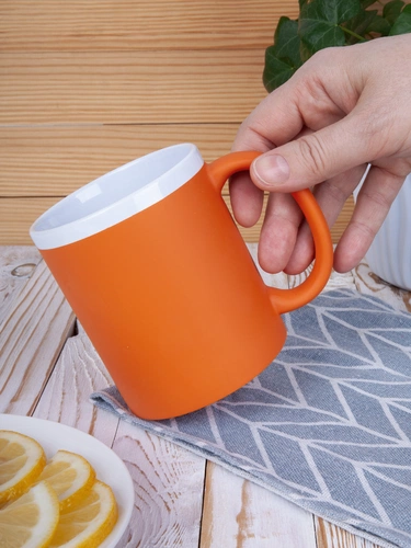 Кружка StopSpot с покрытием софт-тач, оранжевая Кружка StopSpot с покрытием софт-тач, оранжевая