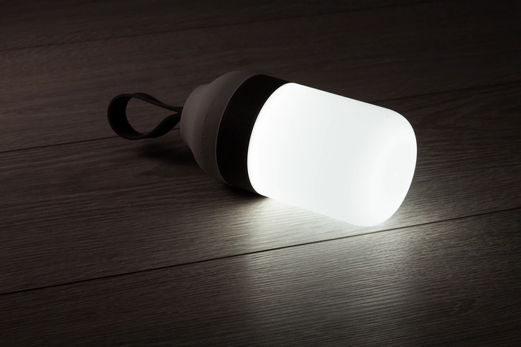 Защищенная колонка Eldflugg с кемпинговым фонарем Защищенная колонка Eldflugg с кемпинговым фонарем