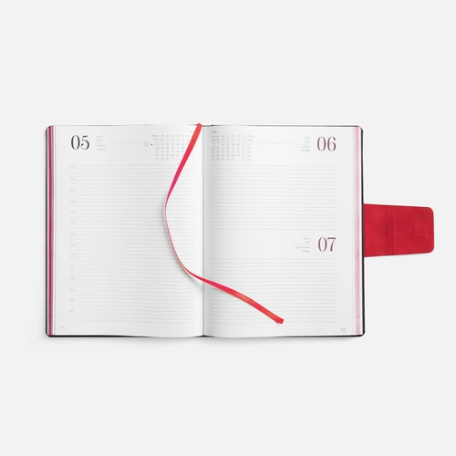 Ежедневник Grande Strap на заказ, датированный, черный Ежедневник Grande Strap на заказ, датированный, черный