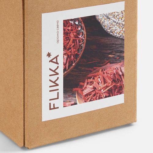 Ароматическая свеча Flikka, сандал и амбра, черная