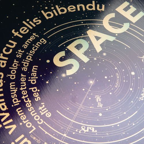 Плакетка Plaque, круглая, венге с золотистой пластиной