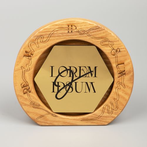 Стела Constanta Light, с золотистым шестигранником