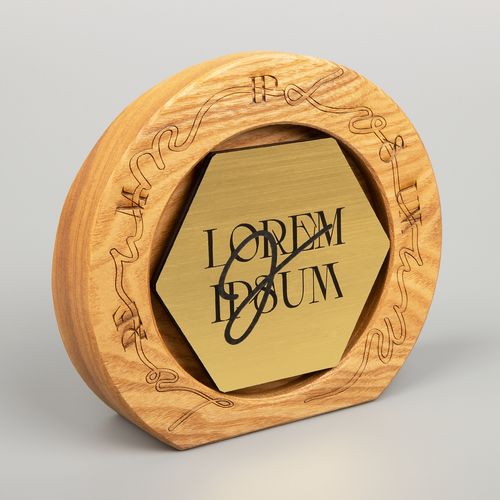 Стела Constanta Light, с золотистым шестигранником