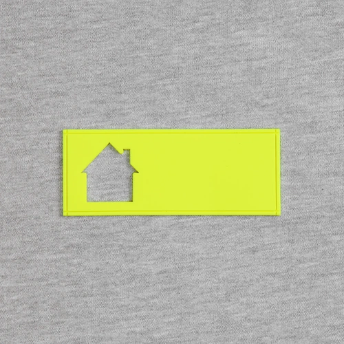 Лейбл из ПВХ с вырубкой «Дом», желтый неон