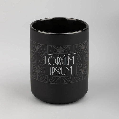 Кружка Visari, черная с деколью и круговой гравировкой