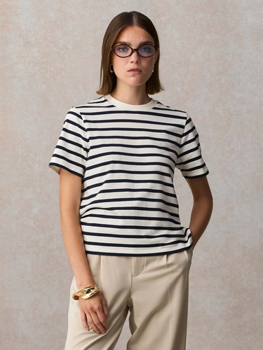 Футболка женская Legend Women, молочно-белая с темно-синим