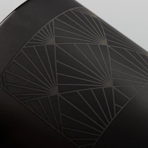 Кружка Visari, черная с деколью и круговой гравировкой